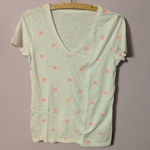 V-neck tee